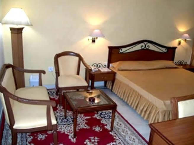 Treebo Trend Corporate Inn Chandīgarh 外观 照片
