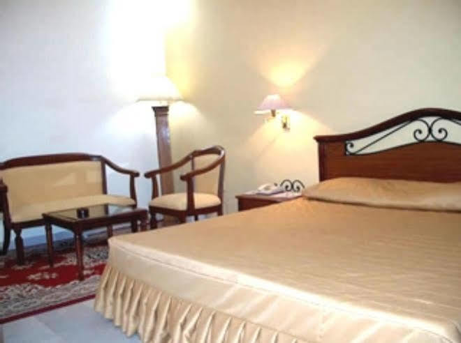 Treebo Trend Corporate Inn Chandīgarh 外观 照片